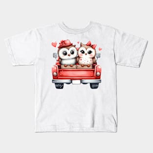 Valentine Owl Couple Sitting On Truck Kids T-Shirt